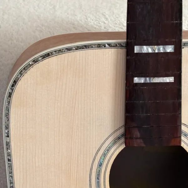 Custom úprava akustickej gitary