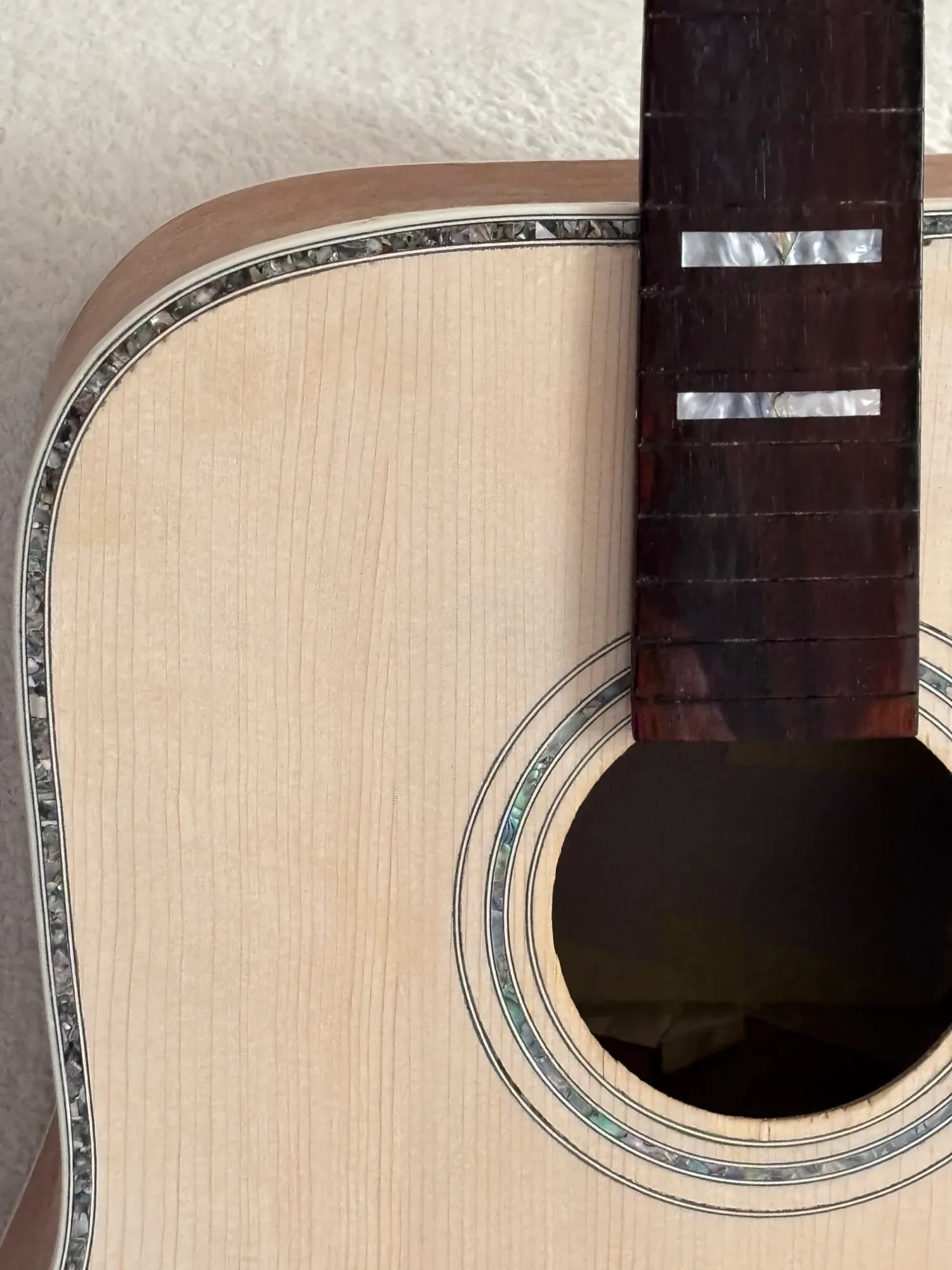 Custom úprava akustickej gitary